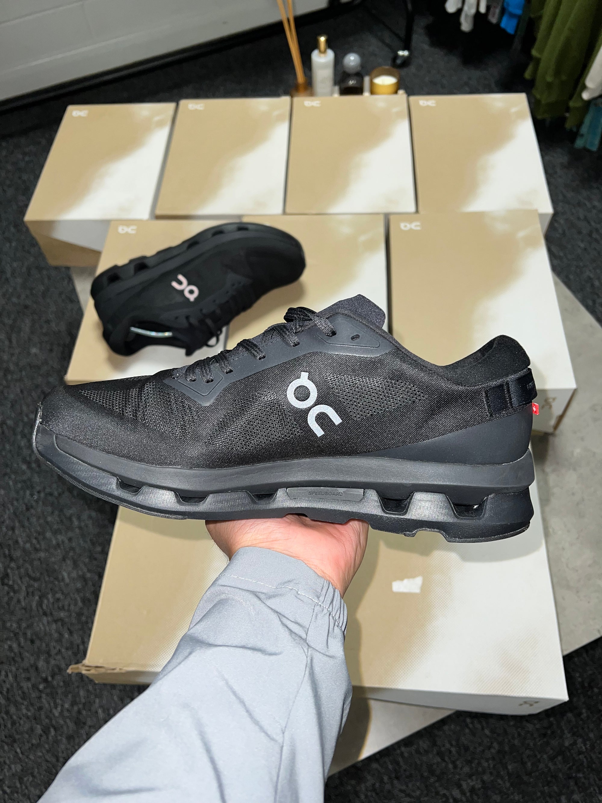 On Cloudzone - Black