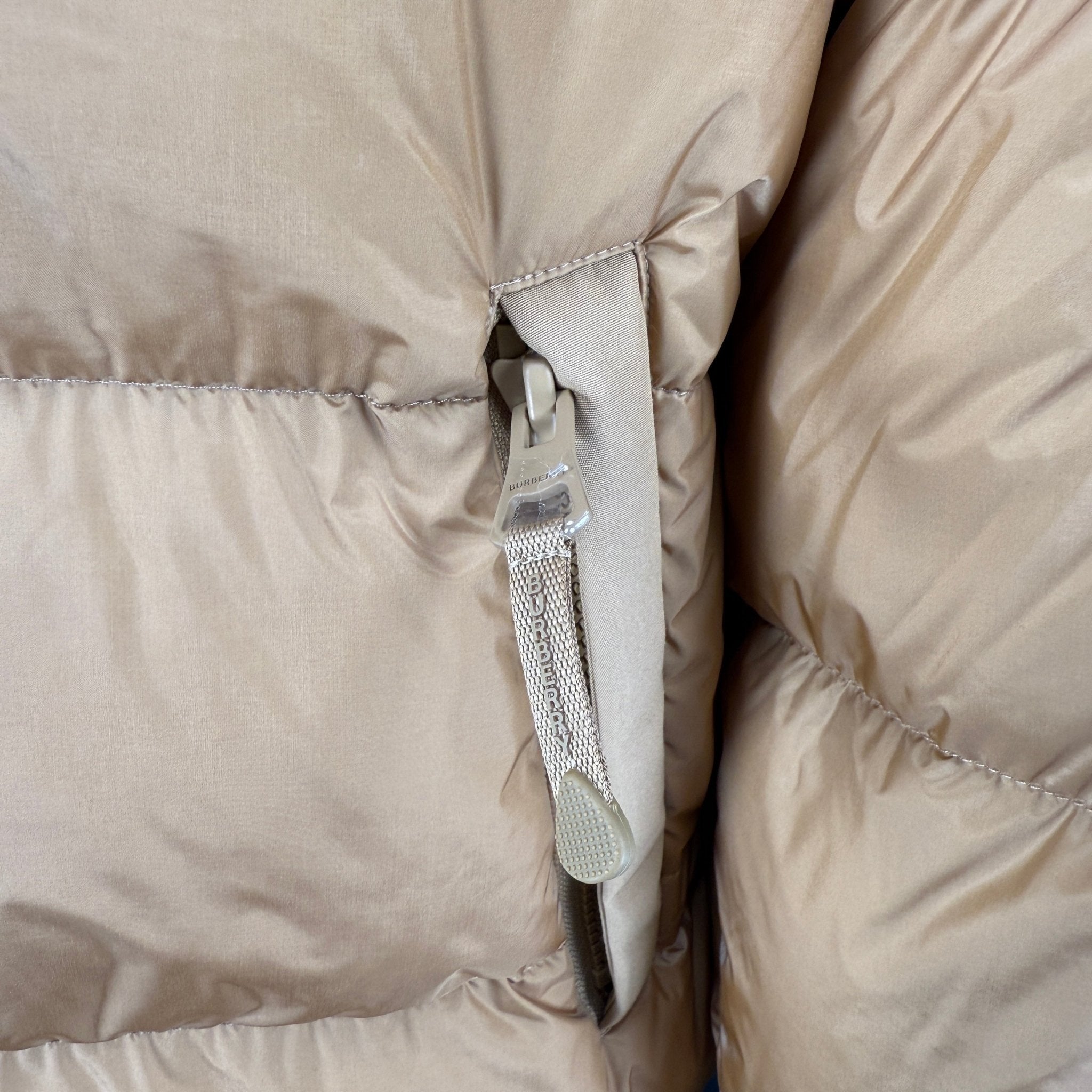 Burberry 'Leeds' Detachable Sleeve Hooded Down Jacket Warm Honey